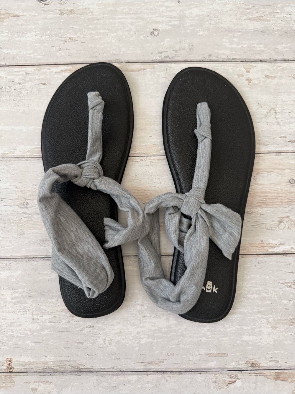 Women’s Size 9 Black Gray Strappy Sandals Sanuk Brand Brand NEW